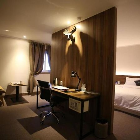 Centralperson Pyeongtaek Hotel ภายนอก รูปภาพ