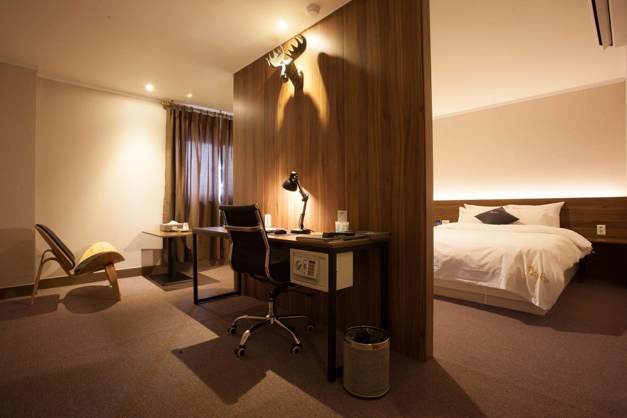 Centralperson Pyeongtaek Hotel ภายนอก รูปภาพ