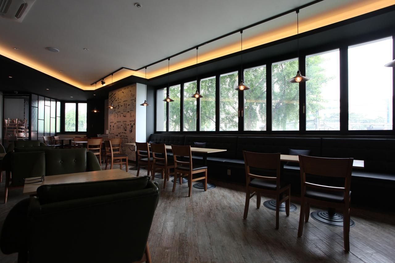 Centralperson Pyeongtaek Hotel ภายนอก รูปภาพ