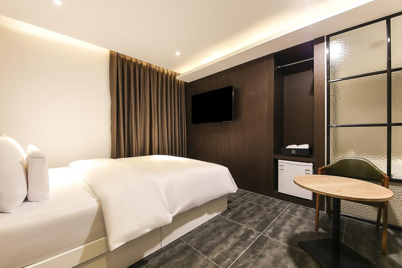 Centralperson Pyeongtaek Hotel ภายนอก รูปภาพ