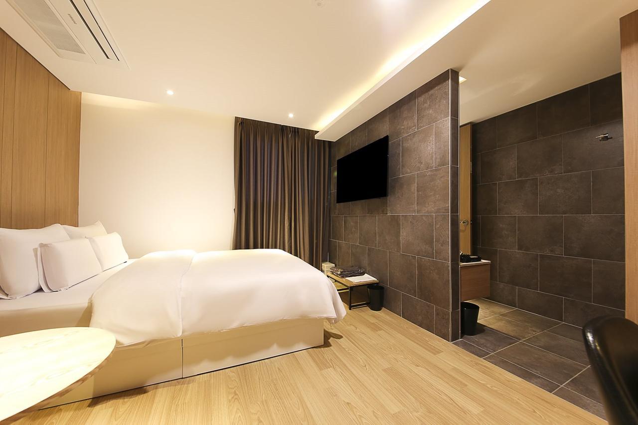 Centralperson Pyeongtaek Hotel ภายนอก รูปภาพ